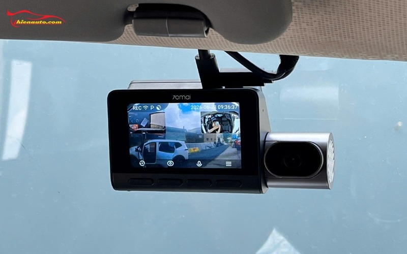 Camera hành trình Full HD 1080P là thiết bị ghi hình trên ô tô có độ phân giải video 1920 x 1080 pixel