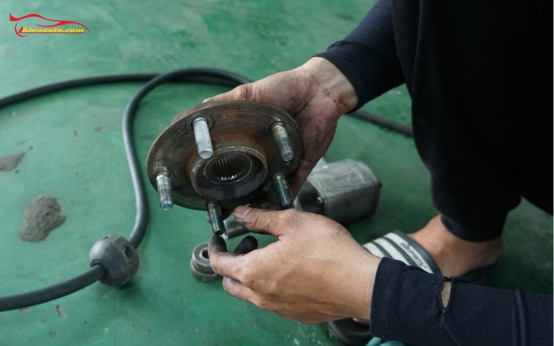 Thay bạc đạn Mitsubishi Xpander: Dấu hiệu và nguyên nhân hư hỏng Thay bạc đạn Mitsubishi Xpander: Dấu hiệu và nguyên nhân hư hỏng